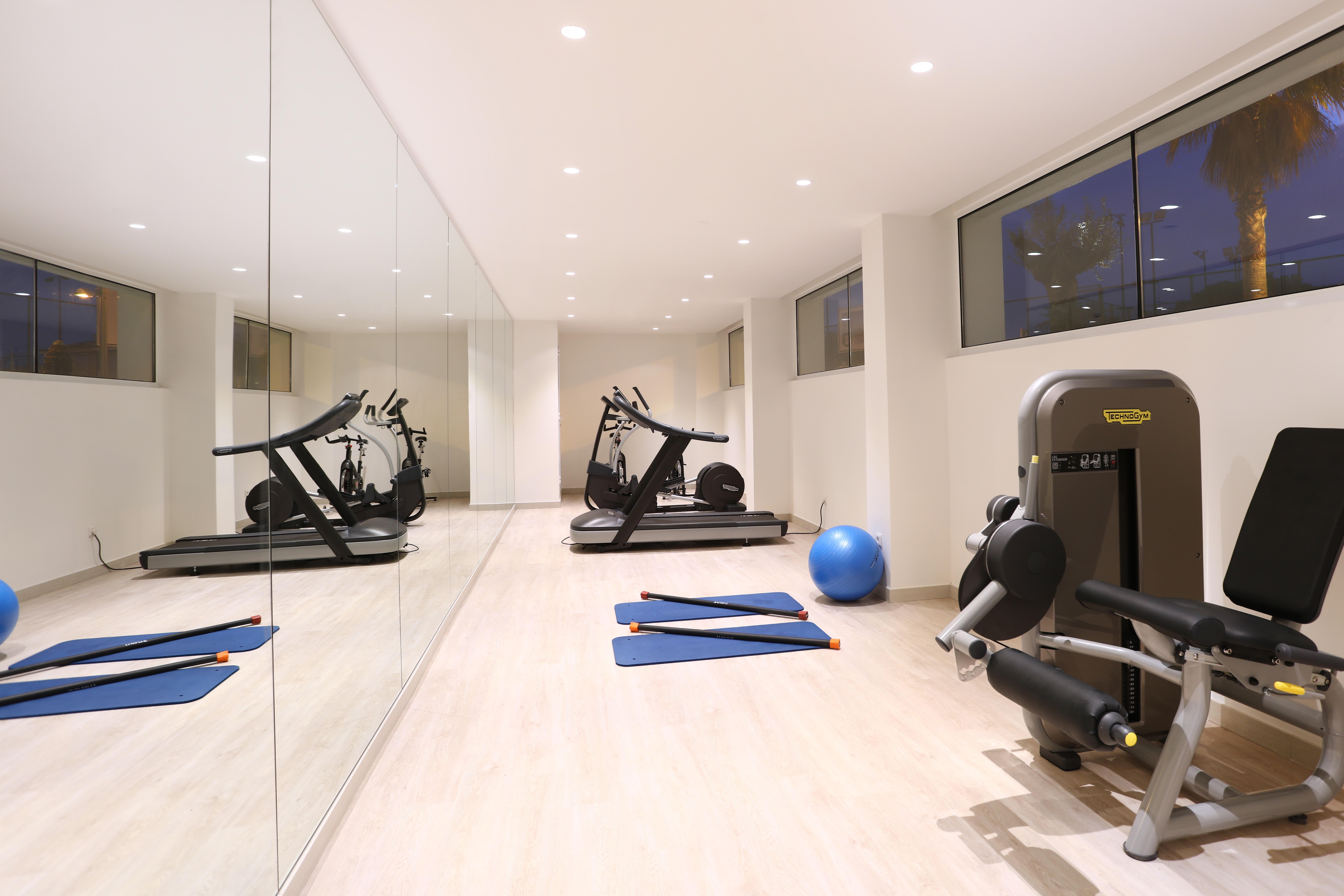 Iberostar Selection Playa De Palma Hotel Exterior foto The gym at The Ivy Collection