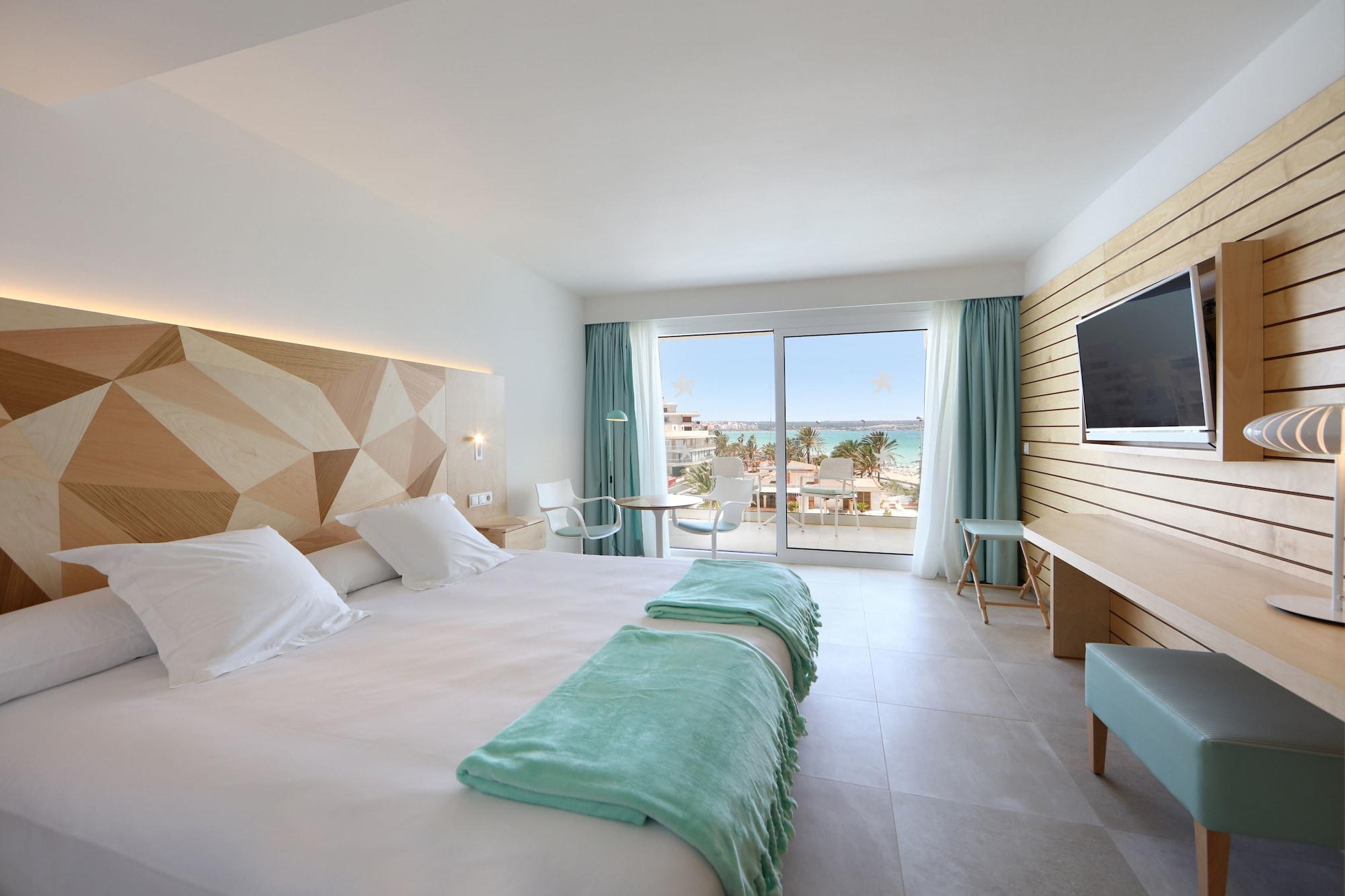 Iberostar Selection Playa De Palma Hotel Exterior foto A room at the Iberostar Grand Hotel Bahia