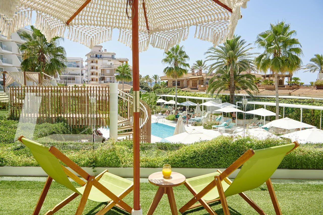 Iberostar Selection Playa De Palma Hotel Exterior foto The resort's pool area