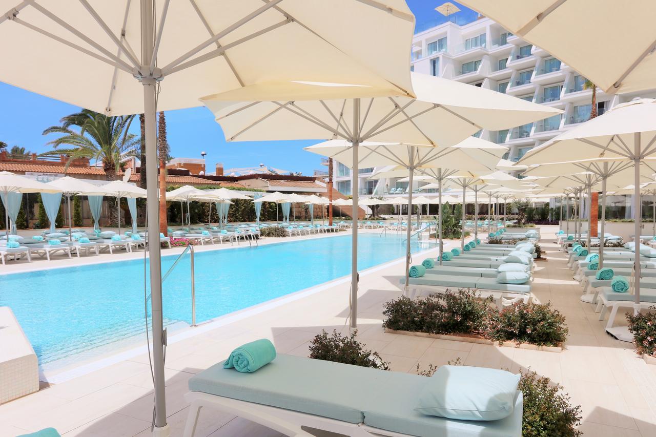 Iberostar Selection Playa De Palma Hotel Exterior foto The pool at the hotel